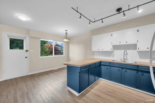 4249 - 4251 Barker Avenue, Burnaby, BC 