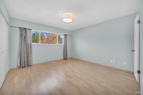 4249 - 4251 Barker Avenue, Burnaby, BC 