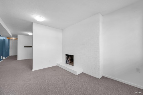 4249 - 4251 Barker Avenue, Burnaby, BC 