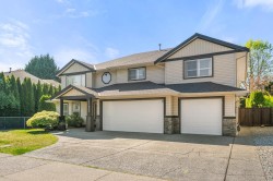 11457 Creekside Street Maple Ridge, BC V2W 2C1