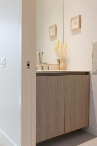 2406 12Th Avenue E, Vancouver, BC 