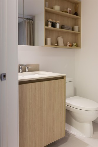 2406 12Th Avenue E, Vancouver, BC 