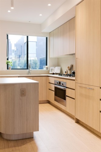 2406 12Th Avenue E, Vancouver, BC 