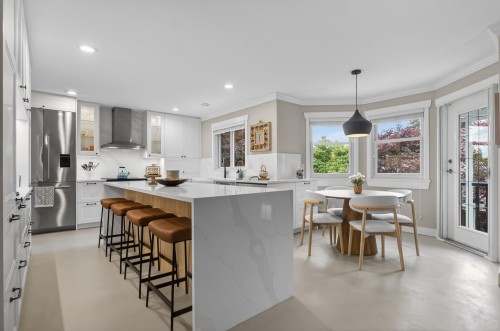 209 Ravine Drive  Port Moody, BC V3H 4W7