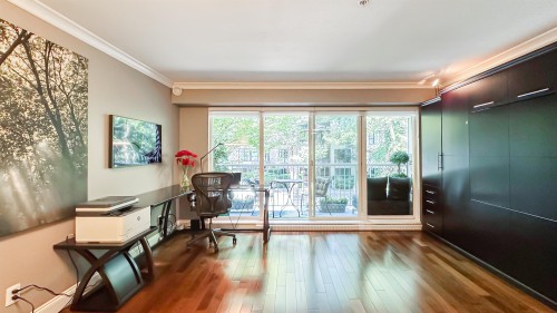 204-2628 Yew Street  Vancouver, BC V6K 4T4