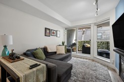 208-988 W 21st Avenue  Vancouver, BC V5Z 1Z1