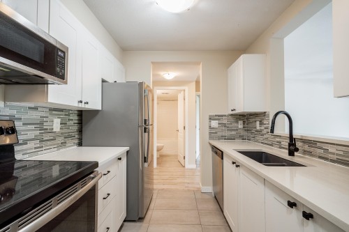 204-3183 Esmond Avenue, Burnaby, BC 