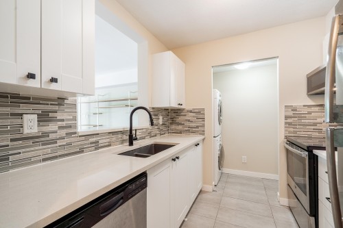 204-3183 Esmond Avenue, Burnaby, BC 