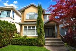 4347 13th Avenue W Vancouver, BC V6R 2V1