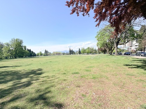 105-5932 Patterson Avenue, Burnaby, BC 