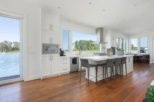 4379 River Road W, Delta, BC - Indoor