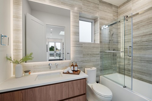 948 57Th Avenue W, Vancouver, BC 