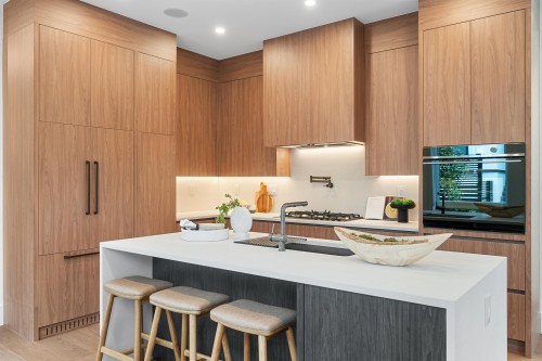 948 57Th Avenue W, Vancouver, BC 