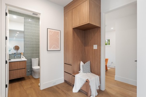 948 57Th Avenue W, Vancouver, BC 