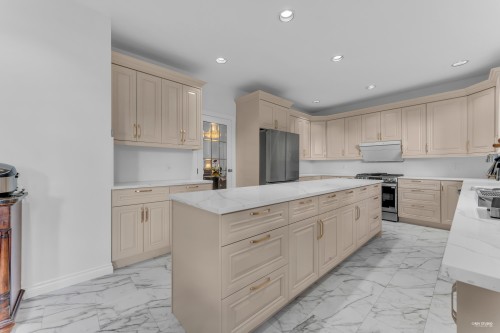 6835 Heather Street, Vancouver, BC 