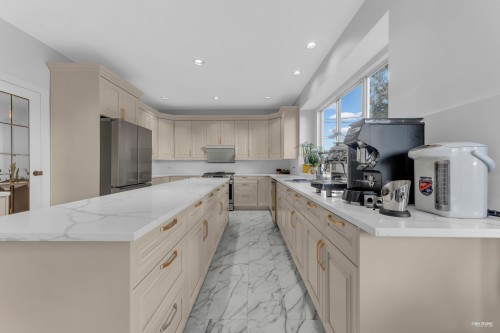 6835 Heather Street, Vancouver, BC 