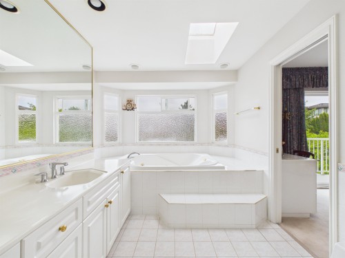 7969 Macpherson Avenue, Burnaby, BC 