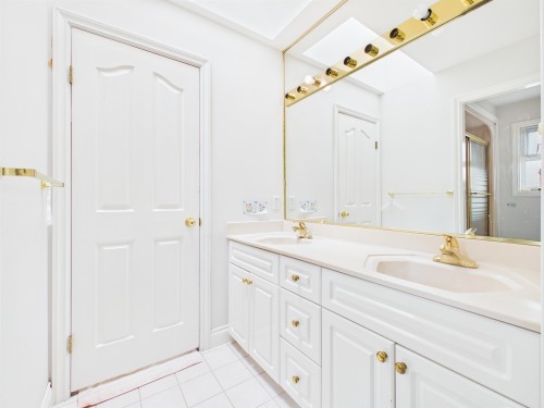 7969 Macpherson Avenue, Burnaby, BC 