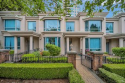 2-6611 Southoaks Crescent Burnaby, BC V5E 4L5
