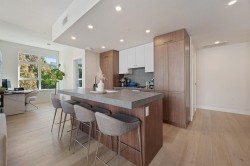 30X-5007 Ash Street Vancouver, BC V5Z 0K9