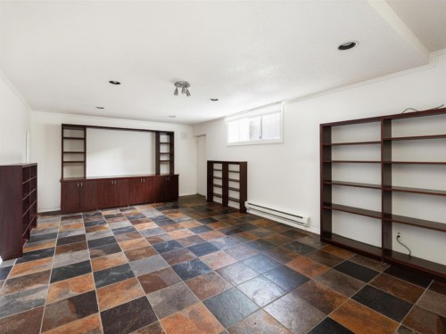 1565 Vinson Creek Road, West Vancouver, BC - Indoor Photo Showing Other Room