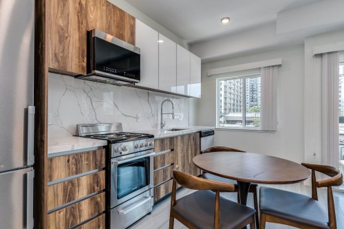 206-1168 Pendrell, Vancouver, BC 