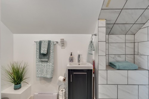 1276 Douglas Road, Burnaby, BC 