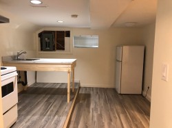 1-4136 Gilpin Crescent Burnaby, BC V5G 2K2