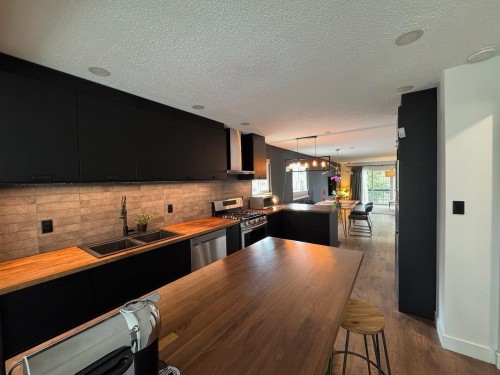 2790 12Th Avenue W, Vancouver, BC 