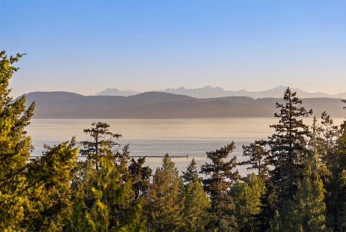 4778 Meadfeild Court, West Vancouver, BC 