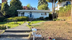 1115 Haywood Avenue  West Vancouver, BC V7T 1T8