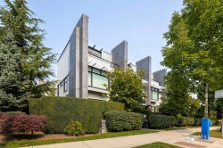 979 46th Avenue W Vancouver, BC V5Z 2R6