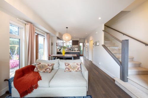 979 46Th Avenue W, Vancouver, BC 