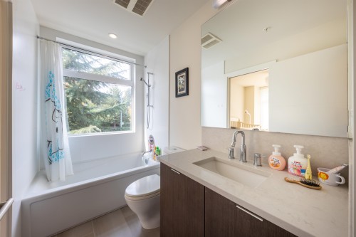 979 46Th Avenue W, Vancouver, BC 