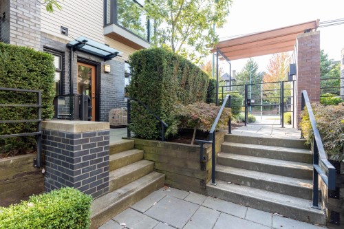 979 46Th Avenue W, Vancouver, BC 