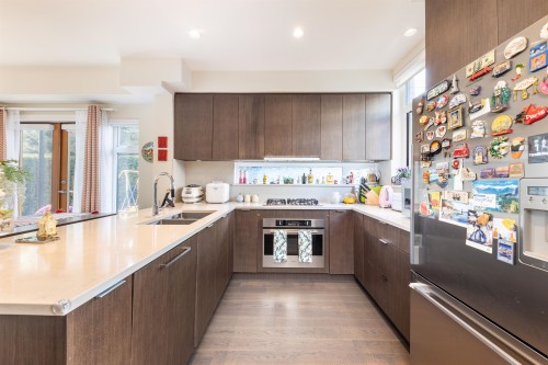 979 46Th Avenue W, Vancouver, BC 