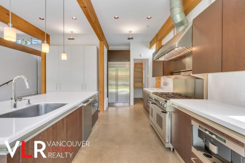 4883 College Highroad, Vancouver, BC 