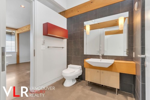 4883 College Highroad, Vancouver, BC 