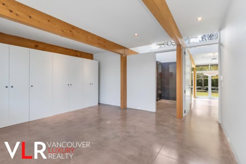 4883 College Highroad, Vancouver, BC 
