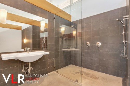 4883 College Highroad, Vancouver, BC 