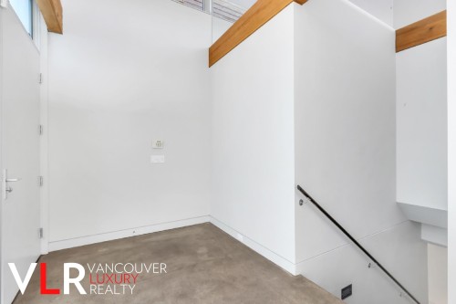 4883 College Highroad, Vancouver, BC 