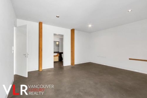 4883 College Highroad, Vancouver, BC 