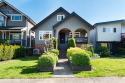 2248 Graveley Street  Vancouver, BC V5L 3C2