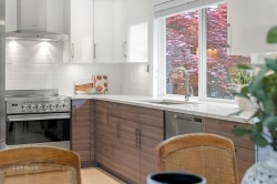 6235 Ashworth Avenue Burnaby, BC V5E 3T8