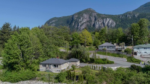 38139 Clarke Drive  Squamish, BC V8B 0C8