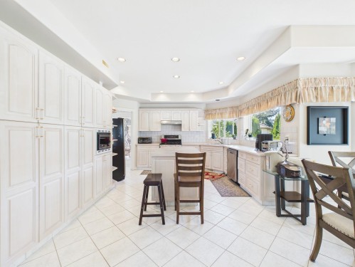 3022 Plateau Boulevard, Coquitlam, BC 