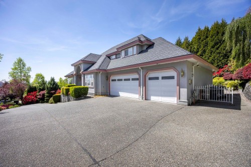 3022 Plateau Boulevard, Coquitlam, BC 