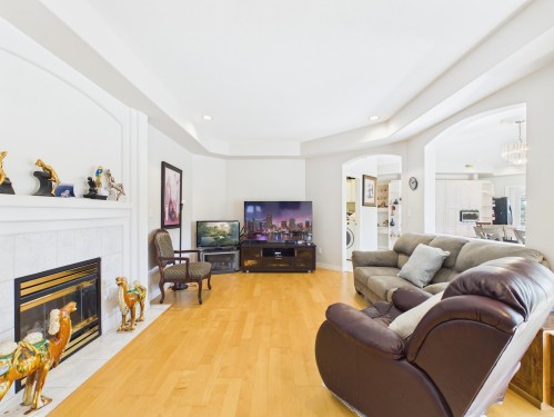 3022 Plateau Boulevard, Coquitlam, BC 