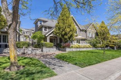3-222 5th Street E North Vancouver, BC V7L 1L7