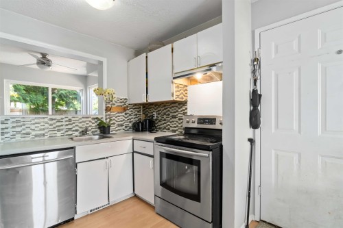 881 Pinebrook Place, Coquitlam, BC 